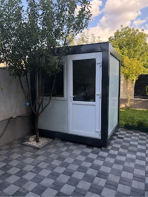 Container 2,4 m cu 2 m