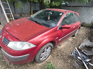 Dezmembrez Renault Megane
