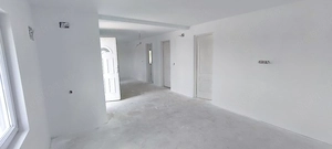 Casa Suseni intrarea dinspre Reghin - imagine 10