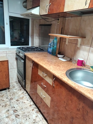 Proprietar vând apartament 2 camere, etaj 2 4, Strada Uioara, parcare - imagine 6
