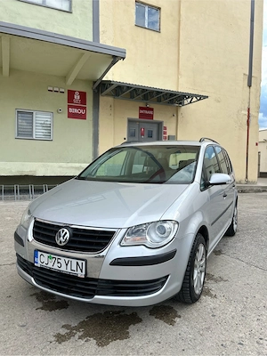 Vând Vw Touran facelift - imagine 3