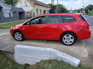Opel astra j an 2011 benzina 1.6 klimatronic adusă recent germania  - imagine 2