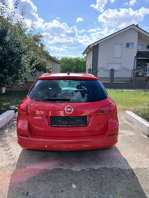Opel astra j an 2011 benzina 1.6 klimatronic adusă recent germania  - imagine 7