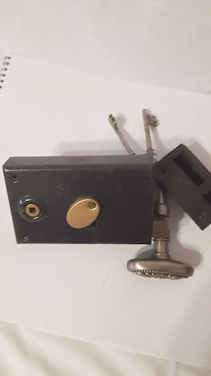 Broasca de usa, aplicata, pentru interior - La Perche - Franta