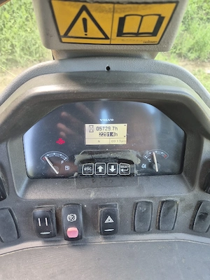 Vand buldoexcator Volvo BL71 - imagine 2