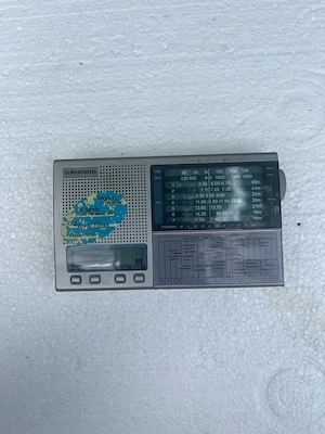 radio portabil Grundig Yacht Boy 218