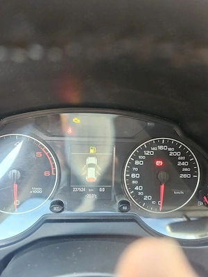Vând audi Q5 In stare buna  - imagine 8