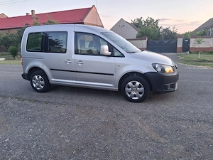 Vand vw caddy an 2011 luna 11 motor 1.6 tdi euro 5 clima incalzire in scaune pilot automat  - imagine 2