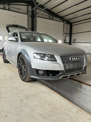 Dezmembrez Audi A4 B8 ALLROAD 2009 2.0tdi 170cp Quattro