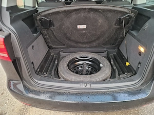 VW Touran 1.6 tdi , 2010 , euro5 , Climă , Navigatie , Pilot   BlueMotion tehnologi  - imagine 5