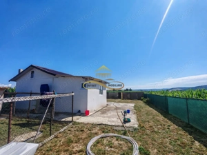 Casă de vânzare în Traian– 10 minute de BACAU - imagine 8