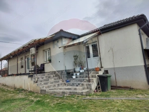 Casă / Vilă cu 4 camere de vânzare
