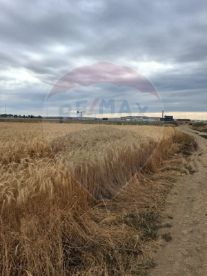 Teren intarvilan de vânzare în zona industrială - imagine 2