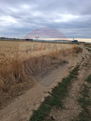 Teren intarvilan de vânzare în zona industrială - imagine 3
