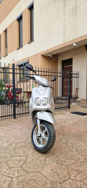 Închiriez Scuter Yamaha 49cc 