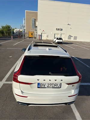 Volvo xc60 B4 mildhybrid - imagine 4