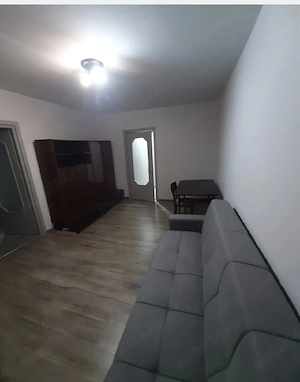 Vand apartament 3 camere, confort 1, decomandat, etaj 1, Argesului, Cornisa, 400 m de UMF - imagine 2
