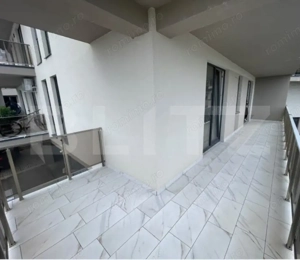 Apartament semidecomandat, 66 mp, 2 bai, terasa 21 mp, garaj, zona Vivo - imagine 2