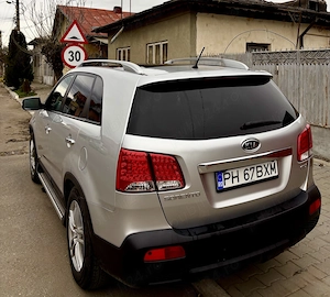     Kia Sorento II 2010 | 2.2 CRDi | AWD | Automat  - imagine 4