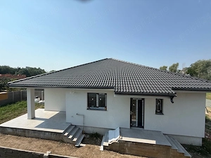 Duplex in Albina,3 camere,parter,pod pt depozitare,82 mp,comision 0%,toate utilitățile,la cheie!!!