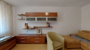 2 cam decom metrou Dristor, et.2 10, de închiriat 500 Eur mobilat, proprietar
