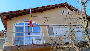 Proprietar vând casă 