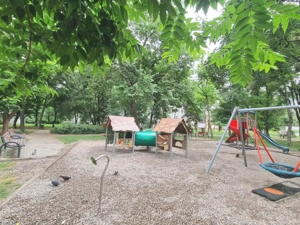 Verde-n față! Apartament 2 camere ultracentral/etaj 1, cu parc lângă 