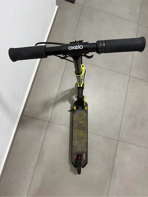 Vand trotineta copii 6-9 ani cu suspensii si frana pe ghidon