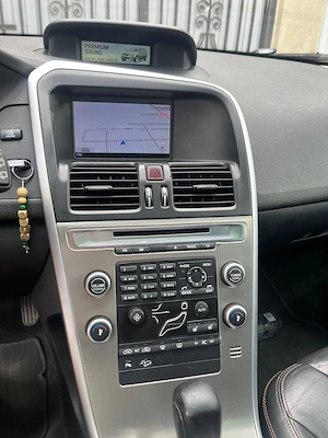 Volvo XC60 D5 4x4 Automat - imagine 9