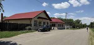 Proprietate mixtă ( casa + 2 spații comerciale, teren 1780mp) - imagine 4