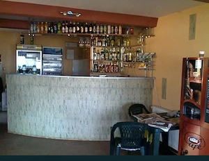 Proprietate mixtă ( casa + 2 spații comerciale, teren 1780mp) - imagine 3