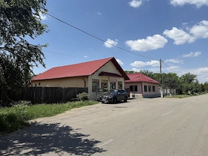 Proprietate mixtă ( casa + 2 spații comerciale, teren 1780mp) - imagine 2