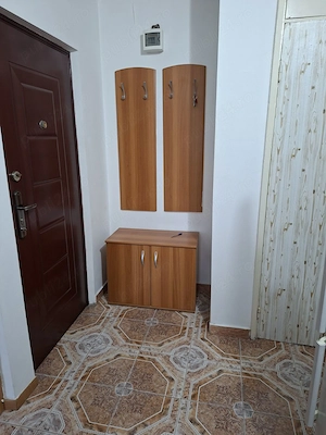 Ofer spre inchiriere Apartament 3 Camere, ultracentral, decomandat, direct proprietar - imagine 2