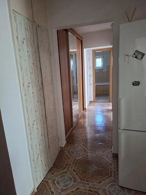 Ofer spre inchiriere Apartament 3 Camere, ultracentral, decomandat, direct proprietar - imagine 3