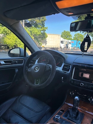 Volkswagen Touareg - imagine 3