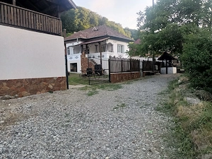 Casă boierească autentică restaurată Bujoreni Muzeul Satului 2000m teren intravilan 25ml deschidere  - imagine 3