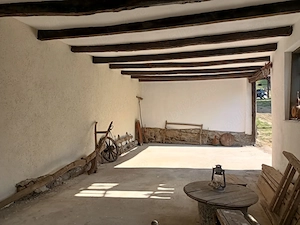 Casă boierească autentică restaurată Bujoreni Muzeul Satului 2000m teren intravilan 25ml deschidere 