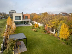 Smart-Home nZEB spectaculoasa Bucuresti Sector 1 cu deschidere lac -teren 2000mp - imagine 8