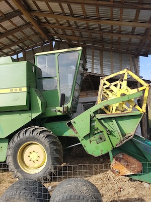Vănd  combină john deere 965