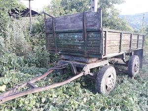 Vând remorca agricola 
