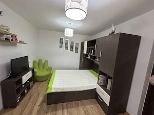 Vând mobilier dormitor