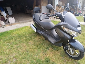 Suzuki Burgman 125 - imagine 3