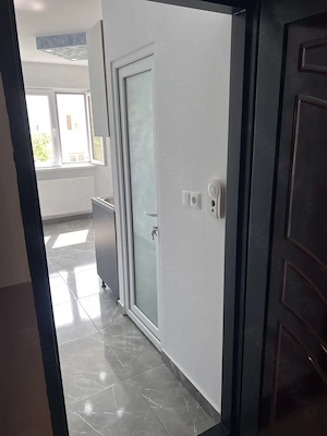 Garsoniera cf 3,etaj 3,17mp Fortuna-Vlaicu renovata recent - imagine 6