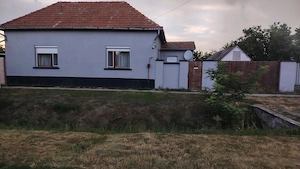 Casa de familie in Batania, la 20 km de Arad - imagine 2