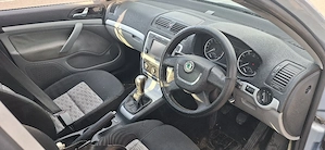 Dezmembrez Skoda octavia 2 Facelift 1.9tdi 105cp.  - imagine 3