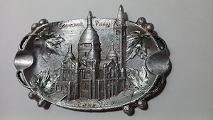 Scrumieră suvenir din metal turnat, Bazilica Sacré-C ur din Paris, anii 70