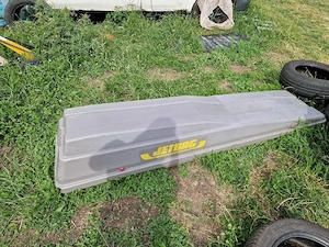 ce se vede in poze multe genți de aluminiu si remorci transport caii - imagine 5