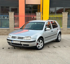 Golf 4 1.4 benzina an 2003 unic proprietar acte la zi fiscal pe loc    - imagine 4