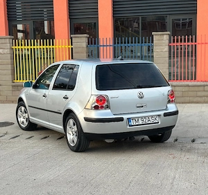 Golf 4 1.4 benzina an 2003 unic proprietar acte la zi fiscal pe loc    - imagine 5