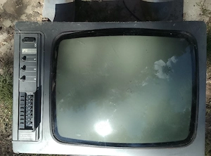 vand televizor alb negru standart 90